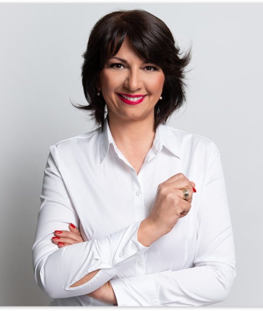 Indira popadic 001