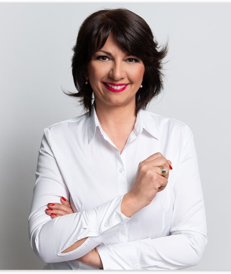 Indira popadic 001